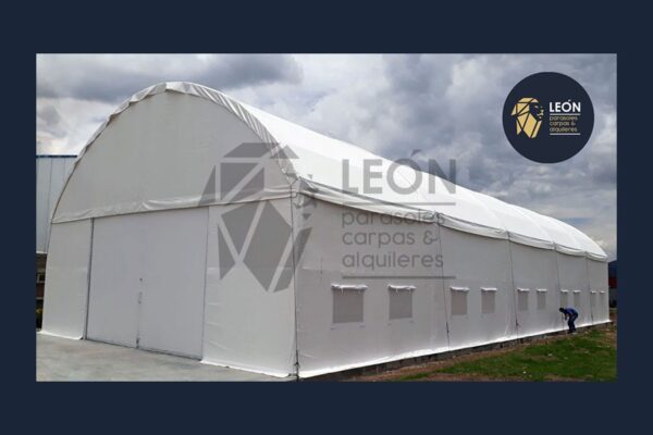 Hangares, bodegas y campamentos